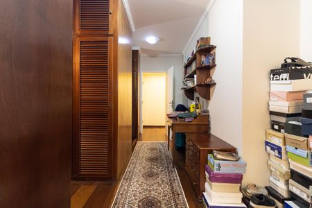 Apartamento à venda com 253m², 4 quartos e 3 vagas Apartamento à venda com 253m², 4 quartos e 3 vagasCloset da Suíte 1
