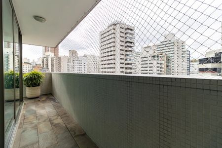 Apartamento à venda com 253m², 4 quartos e 3 vagas Apartamento à venda com 253m², 4 quartos e 3 vagasVaranda da Sala