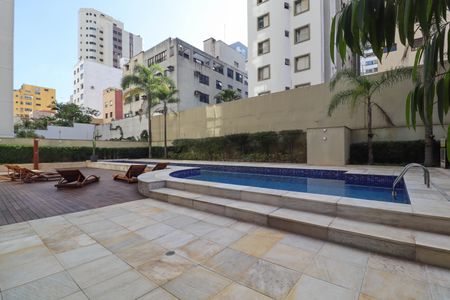 Apartamento à venda com 111m², 2 quartos e 2 vagas Apartamento à venda com 111m², 2 quartos e 2 vagasÁrea comum - Piscina