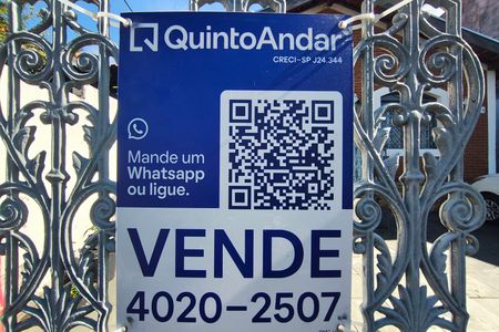 Casa à venda com 131m², 5 quartos e 1 vagaPLACA INSTALADA NA FACHADA