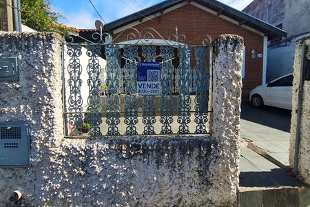 Casa à venda com 131m², 5 quartos e 1 vagaPLACA INSTALADA NA FACHADA