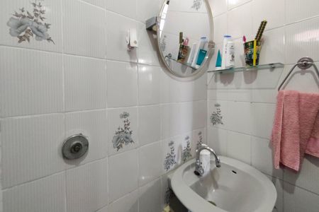 Casa à venda com 131m², 5 quartos e 1 vagaLavabo