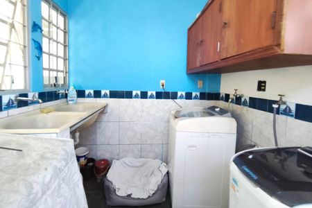 Casa à venda com 131m², 5 quartos e 1 vagaÁrea de Serviço