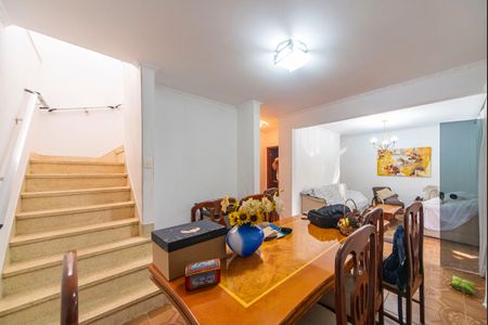 Casa à venda com 193m², 3 quartos e 2 vagasSala