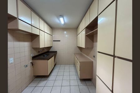 Apartamento à venda com 102m², 3 quartos e 2 vagas Apartamento à venda com 102m², 3 quartos e 2 vagasCozinha