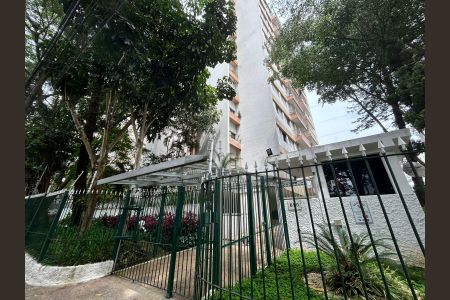 Apartamento à venda com 102m², 3 quartos e 2 vagas Apartamento à venda com 102m², 3 quartos e 2 vagasFachada