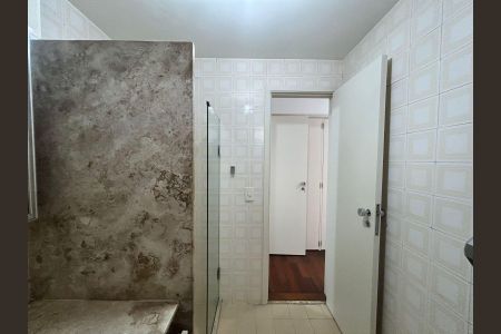 Apartamento à venda com 102m², 3 quartos e 2 vagas Apartamento à venda com 102m², 3 quartos e 2 vagasBanheiro da Suíte