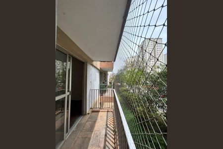 Apartamento à venda com 102m², 3 quartos e 2 vagas Apartamento à venda com 102m², 3 quartos e 2 vagasVaranda