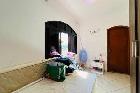 Casa à venda com 181m², 3 quartos e 2 vagas Casa à venda com 181m², 3 quartos e 2 vagasSuíte 2