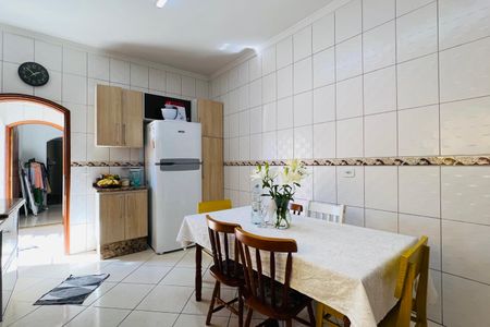 Casa à venda com 181m², 3 quartos e 2 vagas Casa à venda com 181m², 3 quartos e 2 vagasCozinha e Área de Serviço