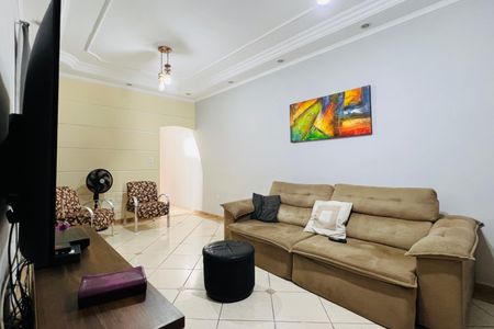 Casa à venda com 181m², 3 quartos e 2 vagas Casa à venda com 181m², 3 quartos e 2 vagasSala