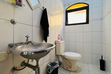 Casa à venda com 181m², 3 quartos e 2 vagas Casa à venda com 181m², 3 quartos e 2 vagasLavabo