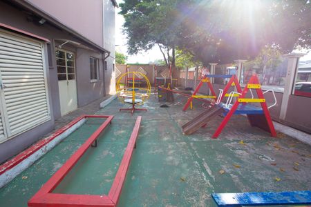 Apartamento à venda com 42m², 2 quartos e 1 vaga Apartamento à venda com 42m², 2 quartos e 1 vagaÁrea comum - Playground