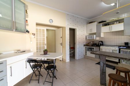 Casa à venda com 287m², 3 quartos e 2 vagas Casa à venda com 287m², 3 quartos e 2 vagasCozinha