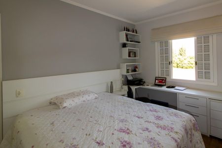 Casa à venda com 287m², 3 quartos e 2 vagas Casa à venda com 287m², 3 quartos e 2 vagasQuarto 1