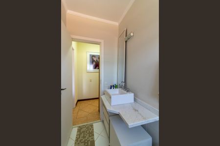 Casa à venda com 287m², 3 quartos e 2 vagas Casa à venda com 287m², 3 quartos e 2 vagasBanheiro Social