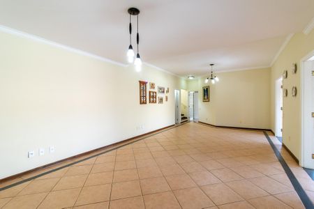 Casa à venda com 287m², 3 quartos e 2 vagas Casa à venda com 287m², 3 quartos e 2 vagasSala
