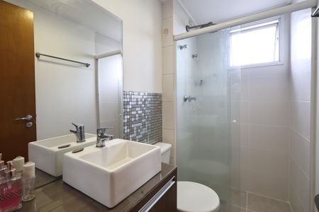 Apartamento à venda com 70m², 2 quartos e 2 vagasBanheiro da Suíte