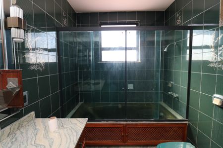 Apartamento à venda com 190m², 4 quartos e 2 vagasBanheiro da Suíte 1