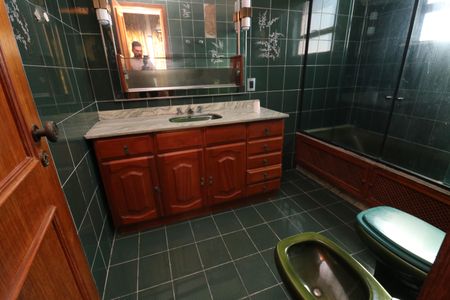 Apartamento à venda com 190m², 4 quartos e 2 vagasBanheiro da Suíte 1