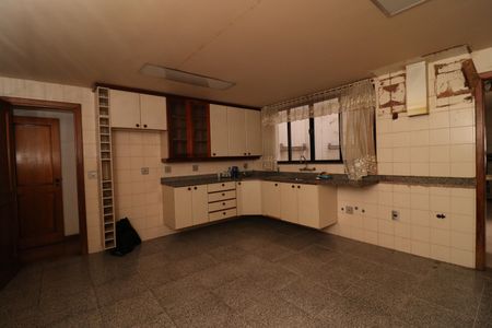 Apartamento à venda com 190m², 4 quartos e 2 vagasCozinha