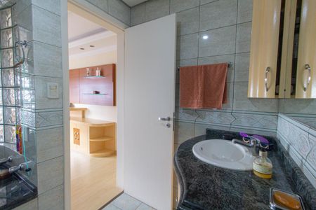 Apartamento à venda com 121m², 3 quartos e 1 vagaBanheiro da Suíte