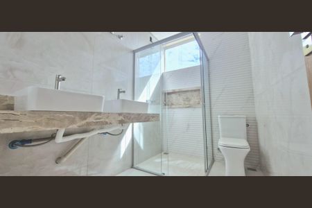 Casa à venda com 167m², 4 quartos e 1 vaga Casa à venda com 167m², 4 quartos e 1 vagaBanheiro da Suíte 1