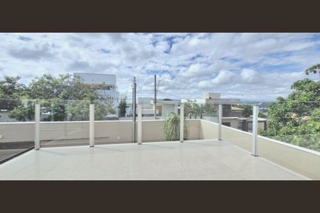 Casa à venda com 167m², 4 quartos e 1 vaga Casa à venda com 167m², 4 quartos e 1 vagaVaranda quarto