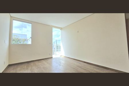 Casa à venda com 167m², 4 quartos e 1 vaga Casa à venda com 167m², 4 quartos e 1 vagaSuite