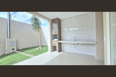 Casa à venda com 167m², 4 quartos e 1 vaga Casa à venda com 167m², 4 quartos e 1 vagaChurrasqueira