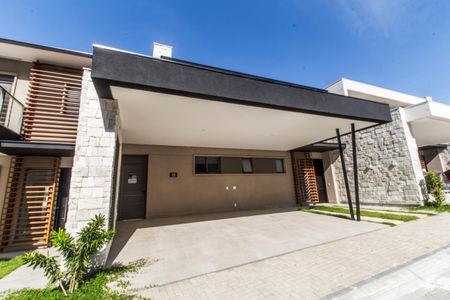 Casa de condomínio à venda com 415m², 4 quartos e 4 vagasVista da Rua