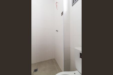 Casa de condomínio à venda com 415m², 4 quartos e 4 vagasBanheiro de serviço