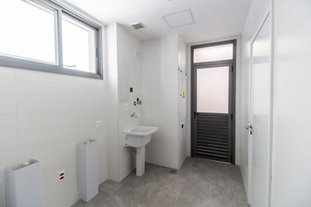 Casa de condomínio à venda com 415m², 4 quartos e 4 vagasÁrea de Serviço