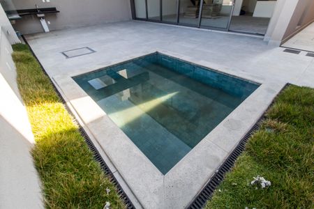 Casa de condomínio à venda com 415m², 4 quartos e 4 vagasPiscina