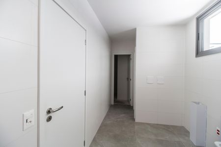 Casa de condomínio à venda com 415m², 4 quartos e 4 vagasÁrea de Serviço