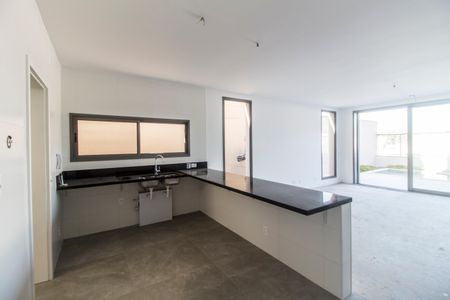 Casa de condomínio à venda com 415m², 4 quartos e 4 vagasCozinha