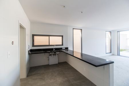 Casa de condomínio à venda com 415m², 4 quartos e 4 vagasCozinha