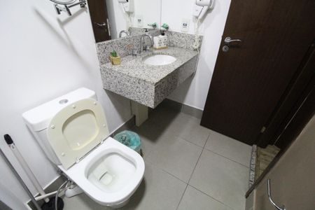 Apartamento à venda com 70m², 2 quartos e 1 vagaBanheiro da suíte 1