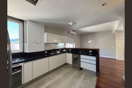 Apartamento à venda com 274m², 4 quartos e 2 vagasCozinha 