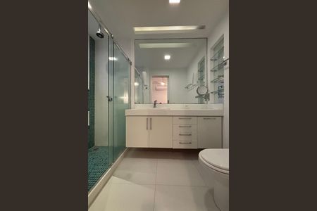Apartamento à venda com 274m², 4 quartos e 2 vagasBanheiro da Suíte 2