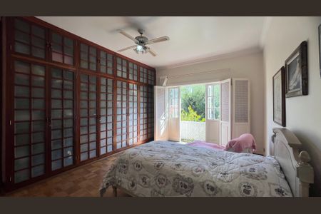 Casa à venda com 500m², 5 quartos e 8 vagas Casa à venda com 500m², 5 quartos e 8 vagasSuíte 4