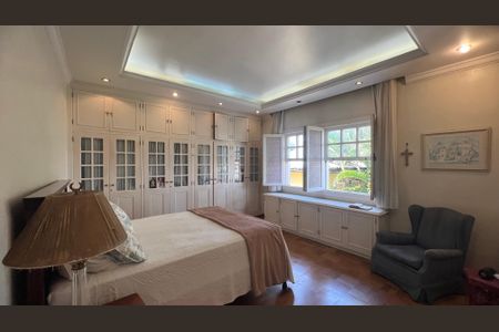 Casa à venda com 500m², 5 quartos e 8 vagas Casa à venda com 500m², 5 quartos e 8 vagasSuite 2