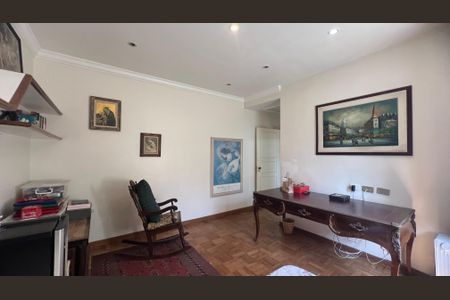 Casa à venda com 500m², 5 quartos e 8 vagas Casa à venda com 500m², 5 quartos e 8 vagasSuíte 2