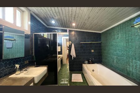 Casa à venda com 500m², 5 quartos e 8 vagas Casa à venda com 500m², 5 quartos e 8 vagasBanheiro da Suíte 3