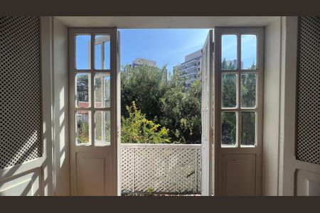 Casa à venda com 500m², 5 quartos e 8 vagas Casa à venda com 500m², 5 quartos e 8 vagasSacada Suíte 4