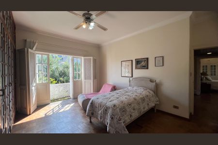 Casa à venda com 500m², 5 quartos e 8 vagas Casa à venda com 500m², 5 quartos e 8 vagasSuíte 4