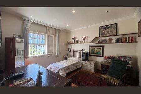 Casa à venda com 500m², 5 quartos e 8 vagas Casa à venda com 500m², 5 quartos e 8 vagasSuíte 2