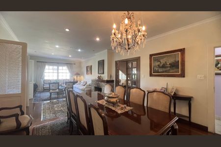 Casa à venda com 500m², 5 quartos e 8 vagas Casa à venda com 500m², 5 quartos e 8 vagasSala de Jantar