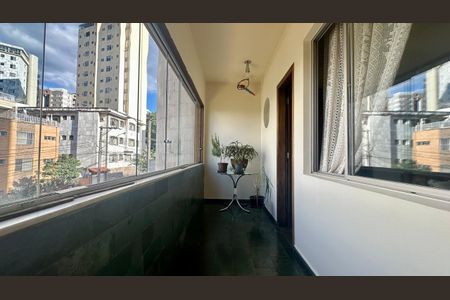 Apartamento à venda com 138m², 4 quartos e 2 vagasVaranda da Sala