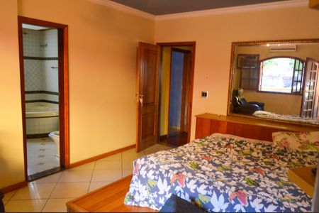 Casa de condomínio para alugar com 600m², 4 quartos e 2 vagasSuíte 2